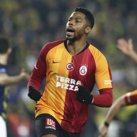 Donk'un sözleşmesi uzatılıyor