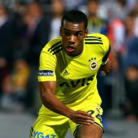 Fenerbahçeli Rodrigues'ten 175 aileye gıda yardımı