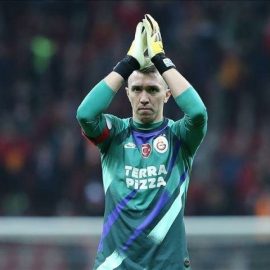 Muslera: Galatasaray'da kalmak istiyorum