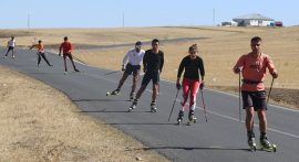 Ağrılı milli kayakçılar asfaltta güç depoluyor
