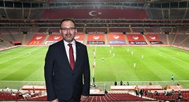 Bakan Kasapoğlu: Hiçbir şekilde pes etmeyen takım var