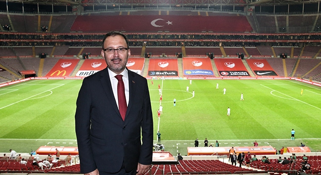 Bakan Kasapoğlu: Hiçbir şekilde pes etmeyen takım var