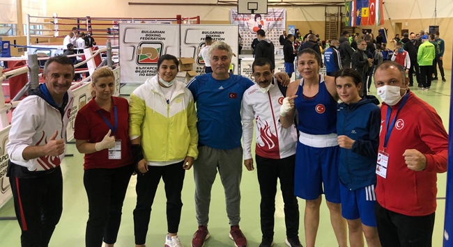 Olimpik Kadın Boks Milli Takımı’ndan 3 madalya aldı