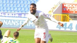 Aaron Boupendza Avrupa'nın zirvesinde