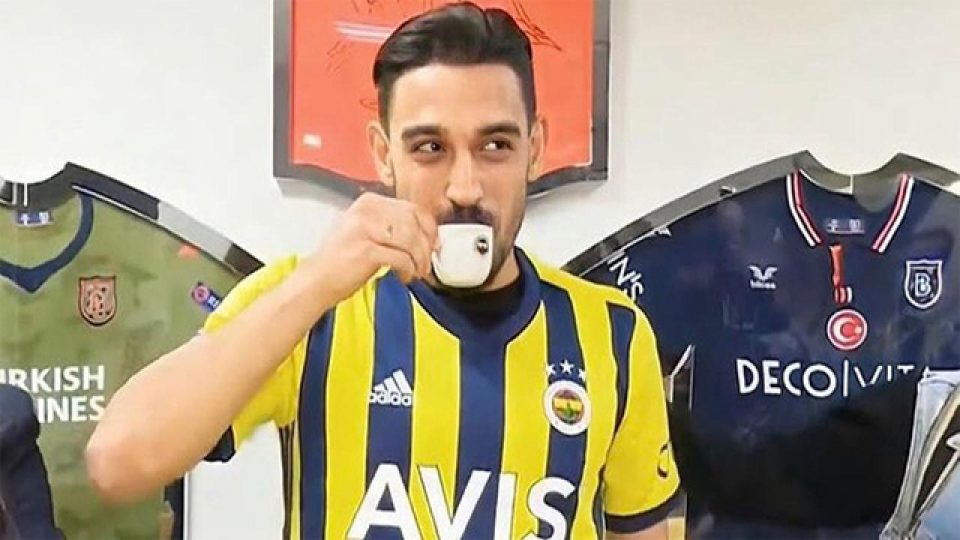 İrfan Can Kahveci Fenerbahçe formasını giydi