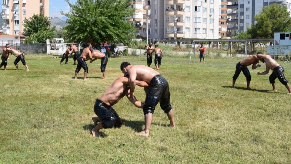 Kırkpınar’da pehlivanların kayıtları başladı