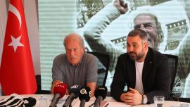 Altay, Mustafa Denizli ve yeni futbolcular için imza töreni düzenledi
