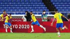 Erkekler futbolunda şampiyon Brezilya