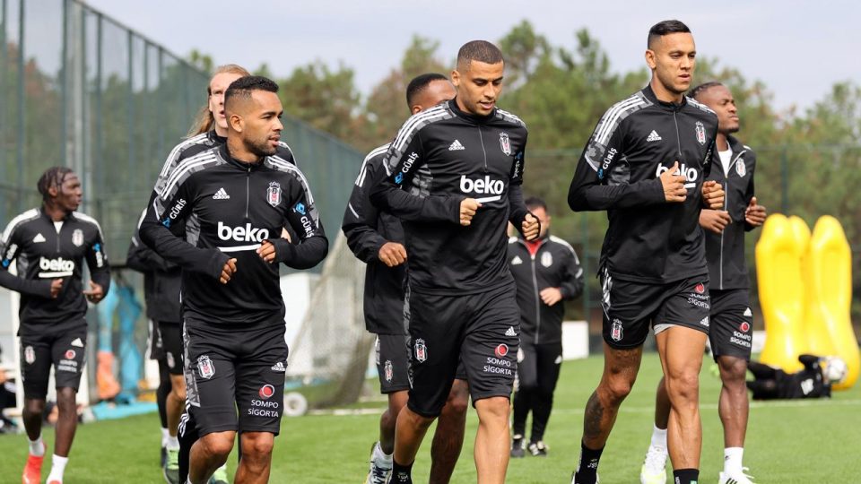 Beşiktaş derbinin taktiğini çalışıyor
