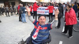 Düzcespor sevgisi "engel" tanımıyor
