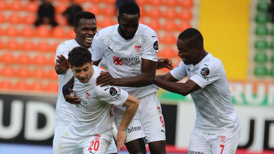 Sivasspor Alanya’da tek golle kazandı