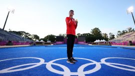 Olimpiyat halkaları şampiyon Mete Gazoz'un yüzük parmağında