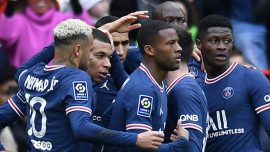 Paris Saint Germain'in yıldızlarına ıslıklı protesto