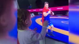 2 yaşındaki kızından Rıza Kayaalp'e destek