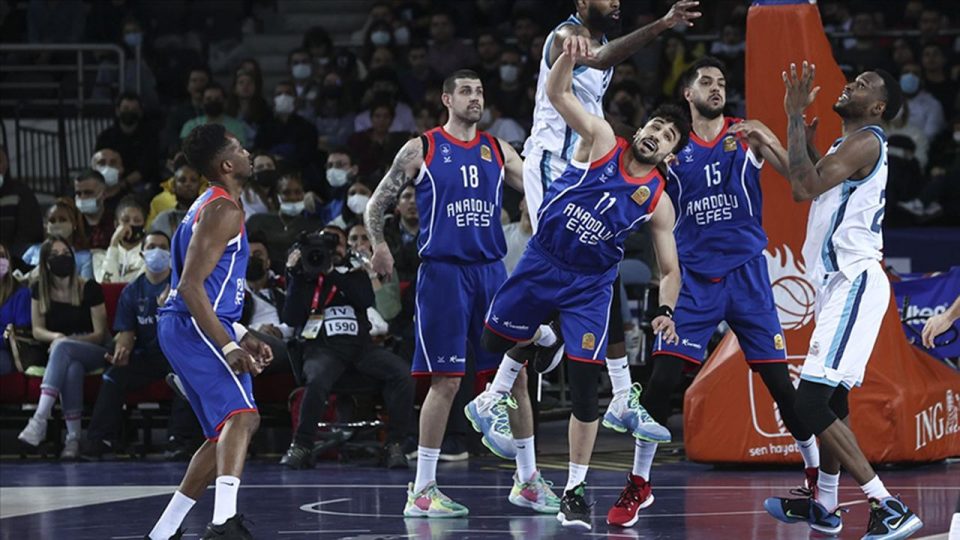 Anadolu Efes’in rakibini Fenerbahçe Beko belirleyecek