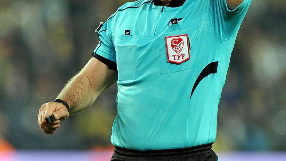 Fenerbahçe-Galatasaray maçının hakemi belli oldu