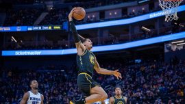 NBA'de Warriors play-off serisinde öne geçti
