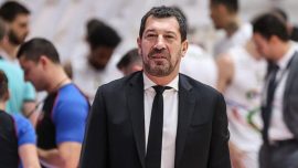 Ufuk Sarıca 3 yıl daha Pınar Karşıyaka'da