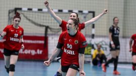 Hentbolda Süper Kupa Kastamonu Belediyespor'un