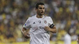Necip Uysal'dan 4. dalya