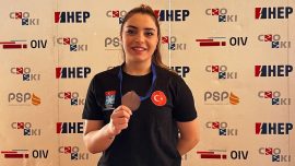 Milli kayakçı Sıla Kara Bosna Hersek'te bronz madalya kazandı
