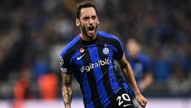 Hakan Çalhanoğlu Inter'de kalıyor