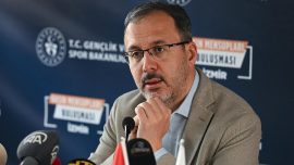 Bakan Kasapoğlu'ndan "Karşıyaka Stadı" açıklaması