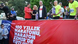Bakan Kasapoğlu 10K 19 Mayıs Yol Koşusu'na katıldı