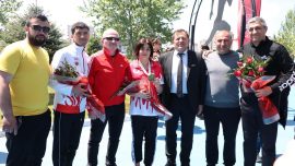 Milli sporcular Tayland'dan altın madalya ile döndü