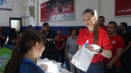 TMOK'tan Gaziantep'te öğrencilere spor malzemesi desteği