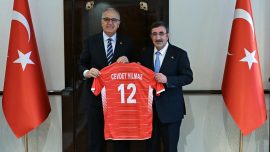Cumhurbaşkanı Yardımcısı Cevdet Yılmaz TVF Başkanı Üstündağ'ı kabul etti