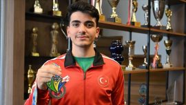 Dünya ikincisi badmintoncu Furkan Büyükgöze gözünü Deaflimpik Oyunları'na çevirdi