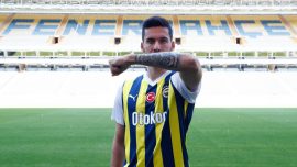 Fenerbahçe milli futbolcu Umut Nayir'i kadrosuna kattığını açıkladı