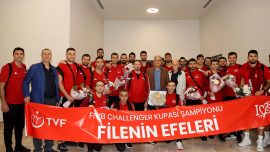 'Filenin Efeleri' yurda döndü