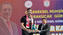 Olimpiyat şampiyonu milli güreşçi Taha Akgül'den gençlere karakucak tavsiyesi