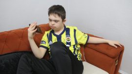 Fenerbahçeli futbolculardan dow sendromlu Efe'ye jest