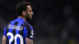 Inter'de Hakan Çalhanoğlu sakatlığı nedeniyle Sociedad maçında yok