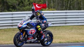 Toprak Razgatlıoğlu Fransa'daki superpole yarışında birinci oldu