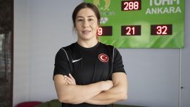 'İlklerin kadını' milli güreşçi: Yasemin Adar Yiğit