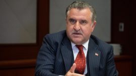 Bakan Osman Aşkın Bak, efsane sporcu Naim Süleymanoğlu'nu andı