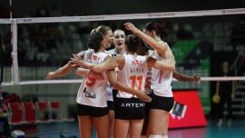 Eczacıbaşı Dynavit galibiyetle başladı