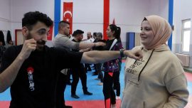 Gaziantep'te icra memurları kung fu öğreniyor