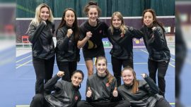 Milliler badmintoncular elemelerde Bulgaristan'ı yenerek finallere yükseldi