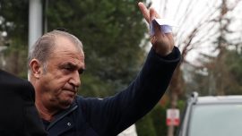Panathinaikos ile anlaşan teknik direktör Terim Yunanistan'a gitti