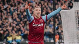 West Ham Manchester United'ı iki golle geçti