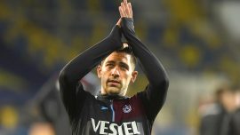 Bakasetas resmen Trabzonspor'dan ayrıldı