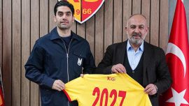 Kayserispor Ali Karimi'nin sözleşmesini uzattı