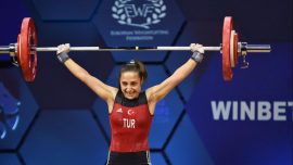 Milli halterci Burcu Alıcı'dan Avrupa Şampiyonası'nda bronz madalya